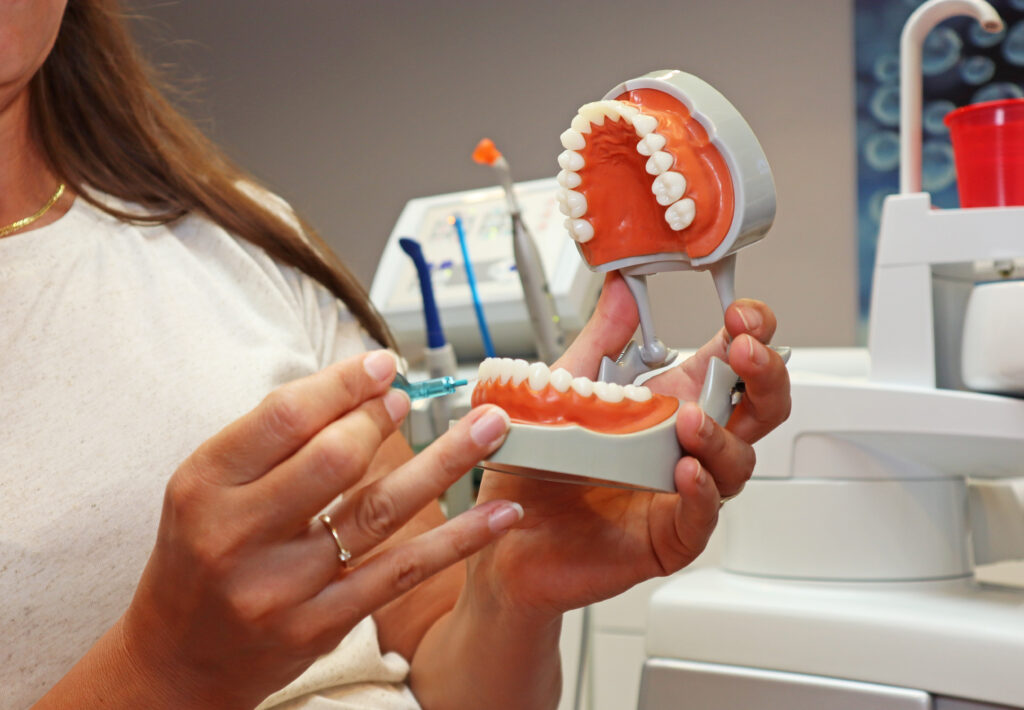 Entretenir les implants dentaires - hygiène bucco-dentaire